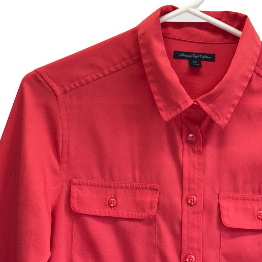 American Eagle Women’s Geranium long sleeve button down top
Size S/P - Picture 3 of 11
